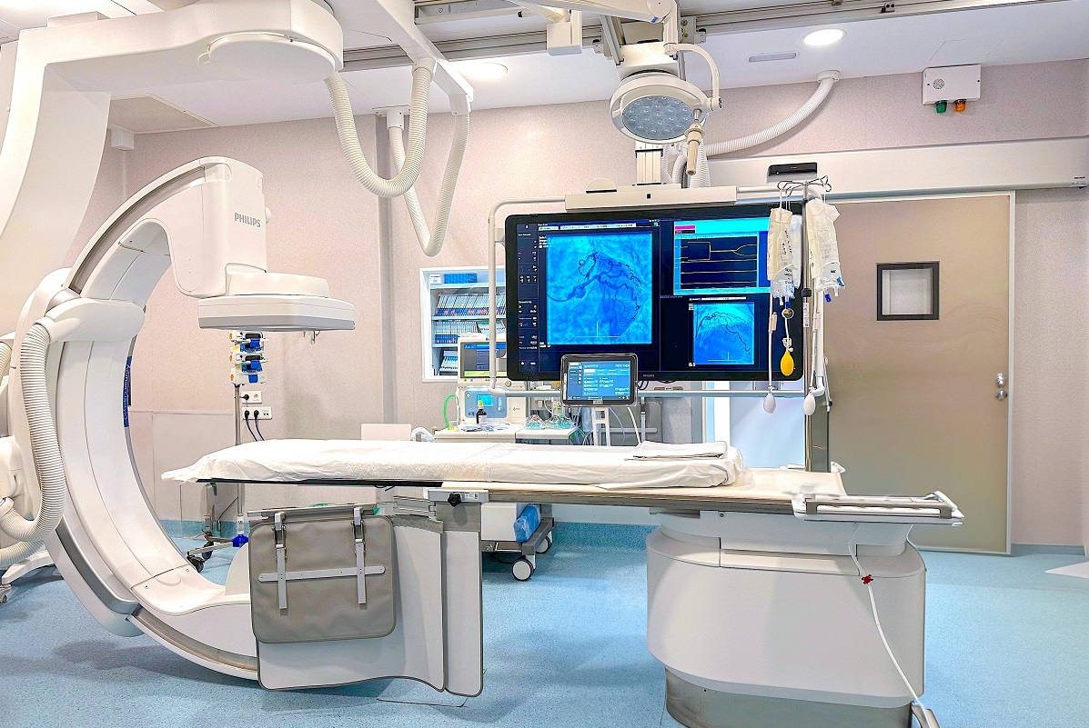 El Hospital Universitario La Luz renueva su sala de hemodinámica