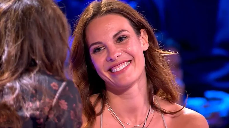 Este vestido de Mango que llevó Jessica Bueno en la gala de Gran Hermano Vip 8 es ideal para Nochevieja 1 Merca2.es vestido Jessica Bueno Mango