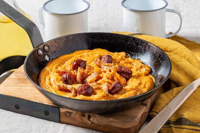 Aprende a hacer unas gachas manchegas que harían las delicias de Don Camilo José Cela 1 Merca2.es servicio de gachas manchegas Merca2.es