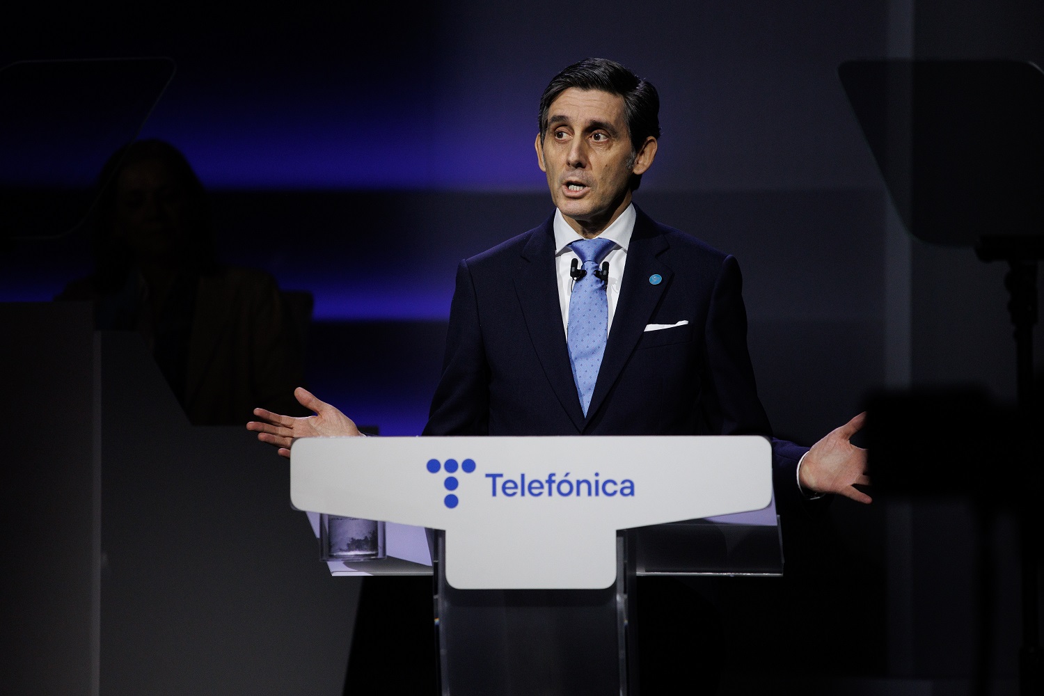 Telefónica gana estabilidad, valor y músculo con la entrada del Gobierno
