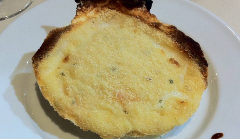 Receta de vieiras a la parmesana: un festín de elegancia en tan sólo 15 minutos 1 Merca2.es vieiras a la parmesana 1 Merca2.es