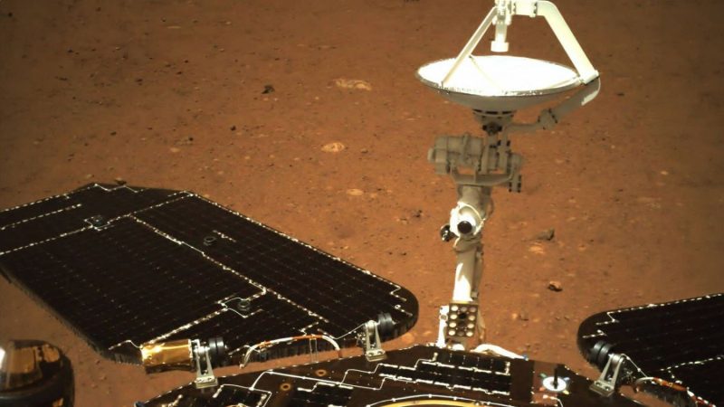 Explorando los misterios de las líneas en Marte: un rastro de hielo perdido a lo largo de milenios