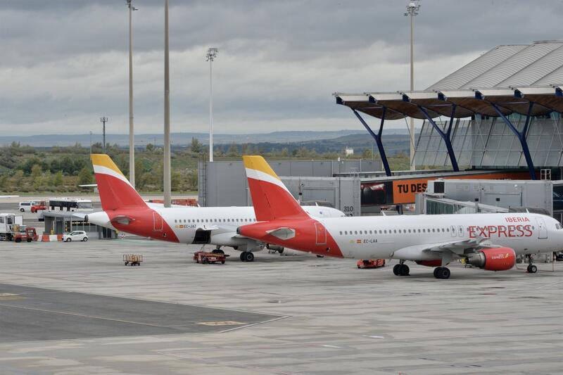 Iberia se reúne de nuevo este jueves con los sindicatos para tratar de parar la huelga de Reyes