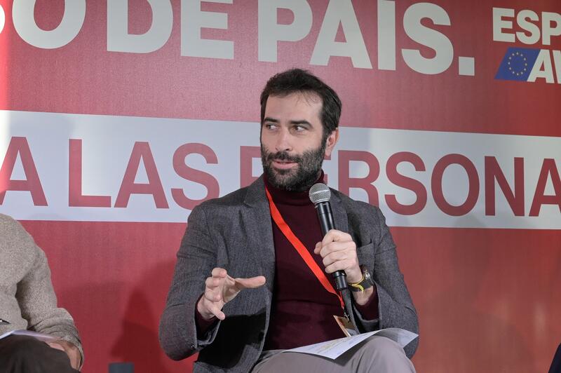 El nuevo ministro de economía cita a los socios de investidura ante su próxima comparecencia en el congreso
