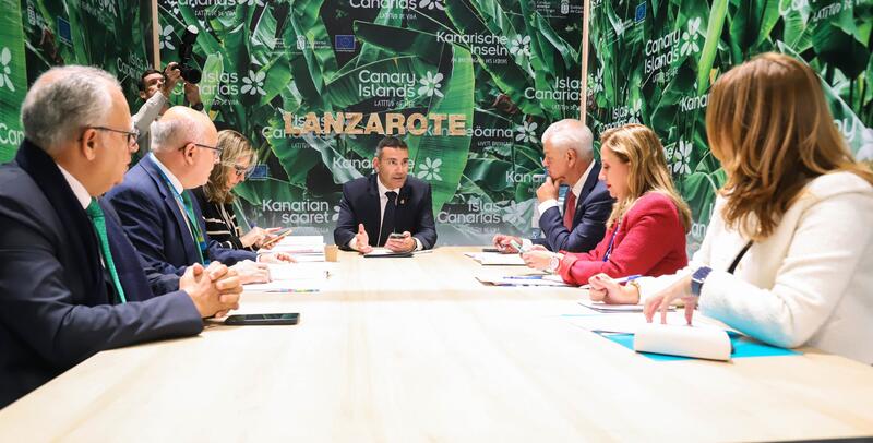 Los cabildos canarios rechazan la subida de tarifas aeroportuarias que propone Aena