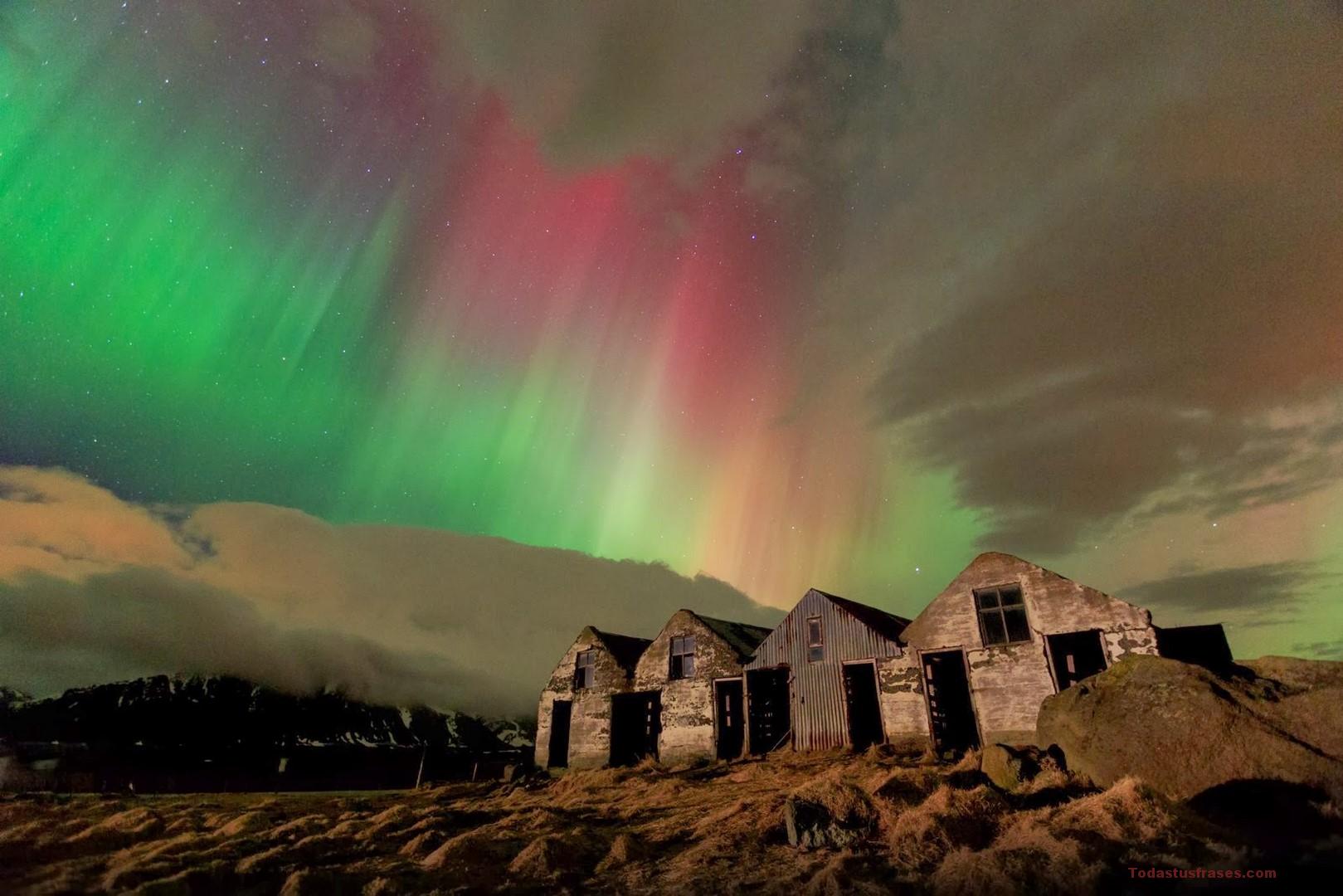 LA MAGIA DE LAS AURORAS BOREALES EN ISLANDIA