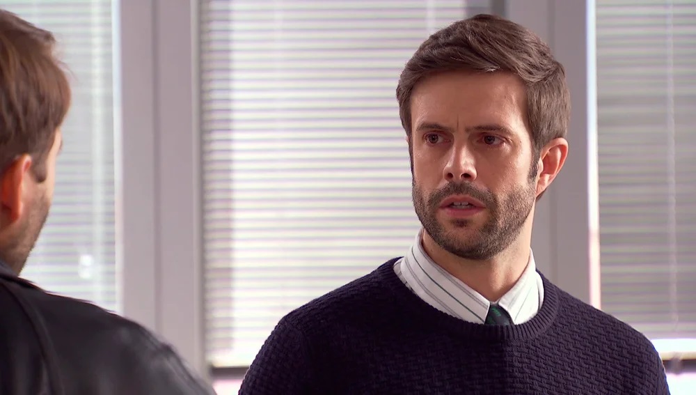 ‘Amar es para siempre’: Román comienza a dudar de la honestidad de Lola