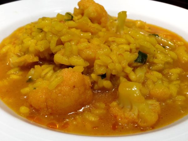 Arroz caldoso de bacalao coliflor y ajos tiernos Merca2.es