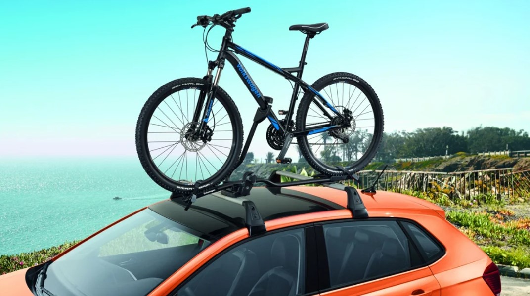 Así es como tienes que transportar tu bicicleta en el coche para que no te sancione la DGT
