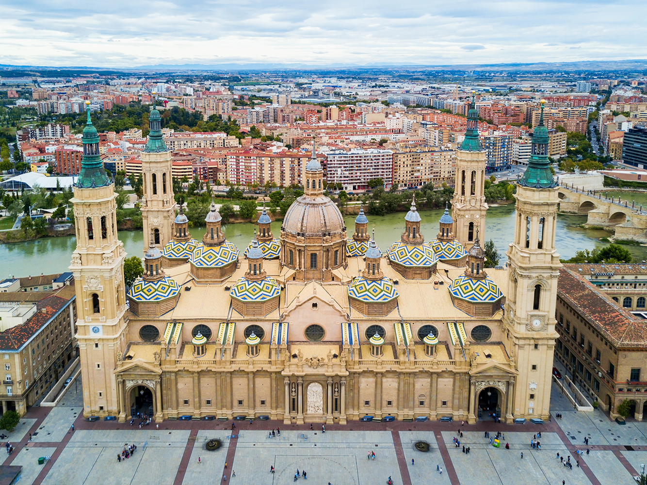 Zaragoza oculta un tesoro: ¡Descubre por qué la Basílica del Pilar te dejará con la boca abierta! 4 Merca2.es RESTAURACIÓN Y CONSERVACIÓN