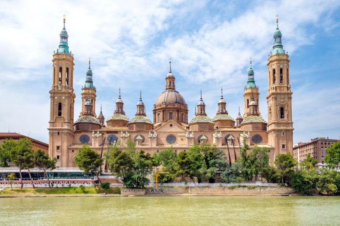 Zaragoza oculta un tesoro: ¡Descubre por qué la Basílica del Pilar te dejará con la boca abierta!