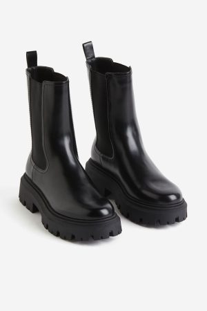 H&M tiene rebajadísimas las botas Chelsea que andabas buscando y que rematarán cualquier estilismo 3 Merca2.es Botas Chelsea con suela gruesa