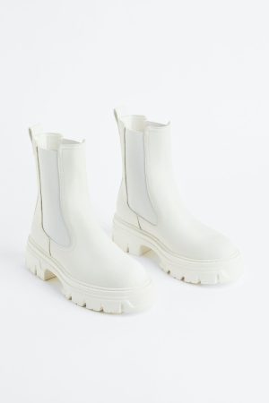 H&M tiene rebajadísimas las botas Chelsea que andabas buscando y que rematarán cualquier estilismo 4 Merca2.es Botas Chelsea con suela gruesa