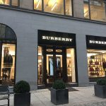 Burberry ‘paga’ el aumento de precios con una caída en las ventas