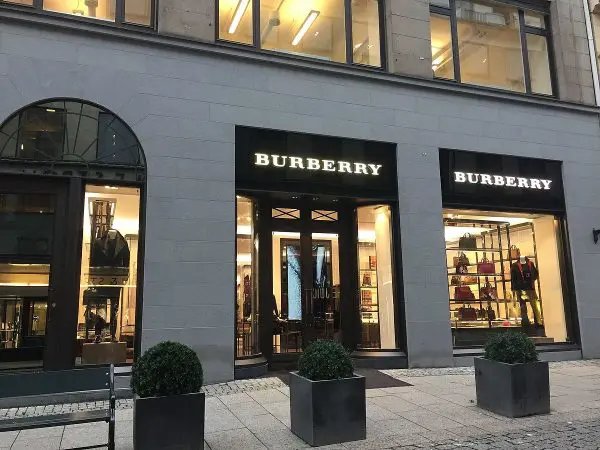 Burberry sufre la ca da del mercado del lujo