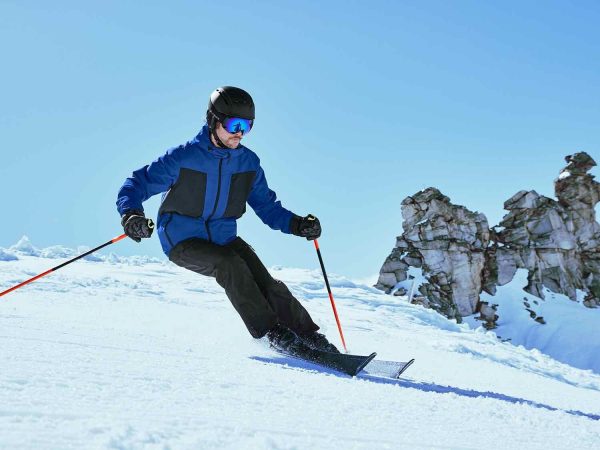 España abre 27 estaciones de esquí en el inicio de marzo 1 Merca2.es Chaqueta de esquí para hombre