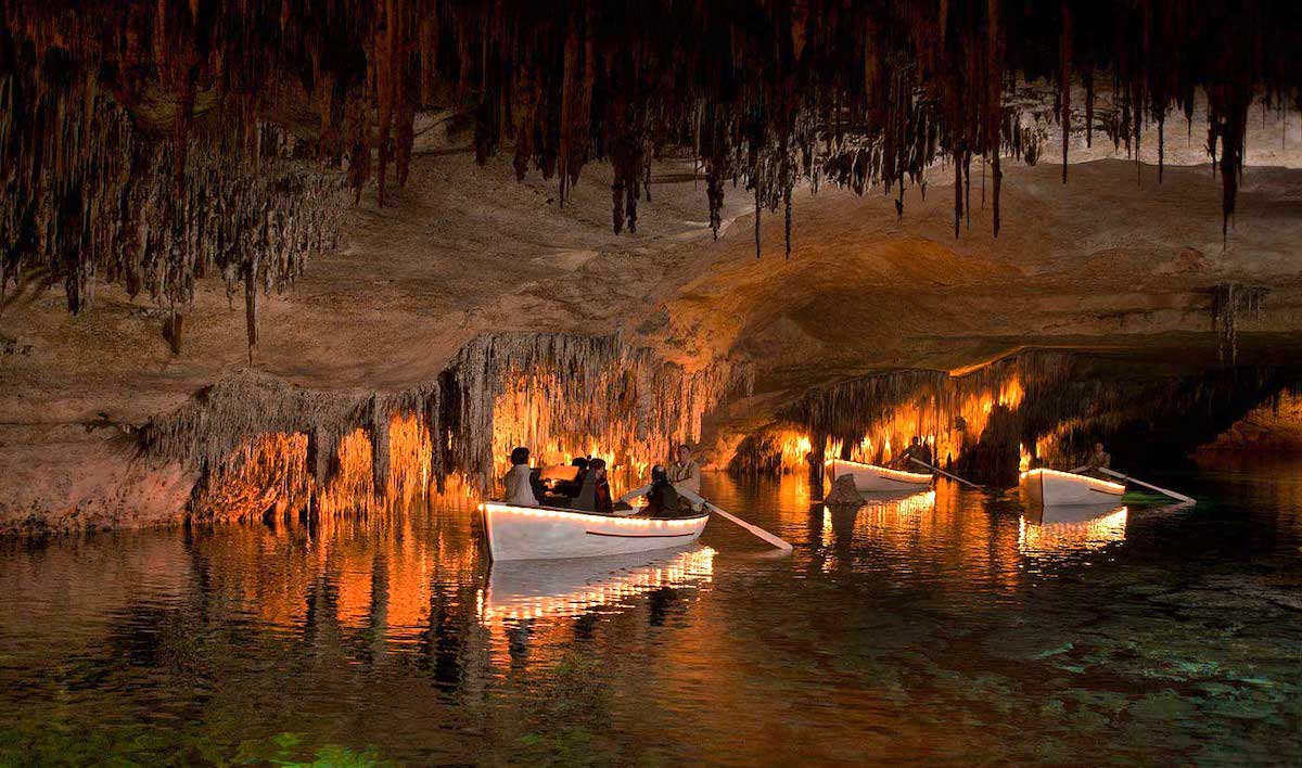 Maravilla subterránea: explorando las profundidades de la Cueva del Drach en Mallorca 2 Merca2.es DESCUBRIENDO LA MAGIA CULTURAL Y NATURAL