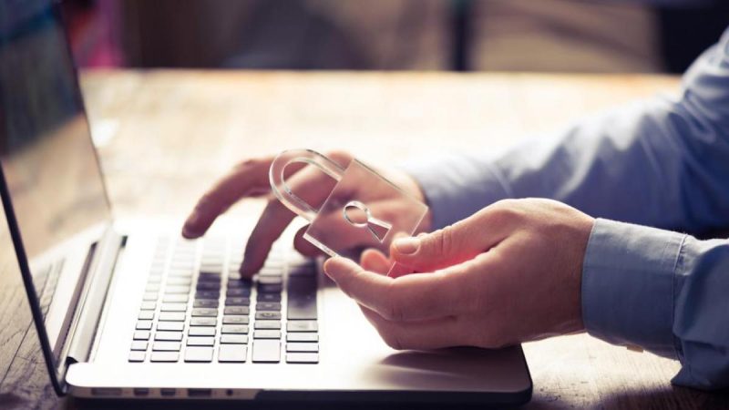 El Gobierno quiere que para ver contenido subido de tono en Internet tengas que presentar estos documentos 12 Merca2.es