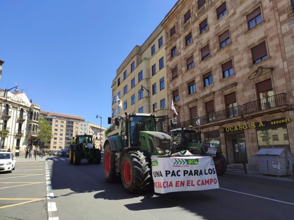 Tractores de la manifestación en la Gran Vía de Salamanca en 2021