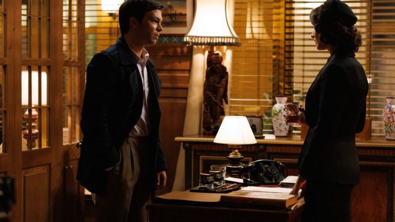 'La Moderna': Carla consigue sabotear los planes de Íñigo para casarse con Matilde 1 Merca2.es Jacobo y Carla en La Moderna