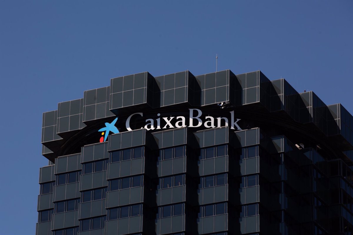 La batalla de las nóminas une a Caixabank, Banco Santander, Bankinter y Unicaja