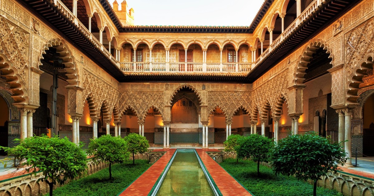 EL ALCÁZAR REAL: UN PALACIO LLENO DE SECRETOS