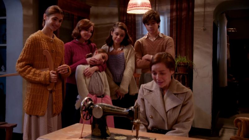 'La Moderna': Carla consigue sabotear los planes de Íñigo para casarse con Matilde 3 Merca2.es Rosario y su máquina de coser
