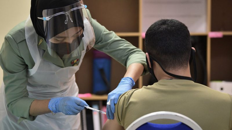 ¿A quién le compete la decisión sobre el regreso de las mascarillas?