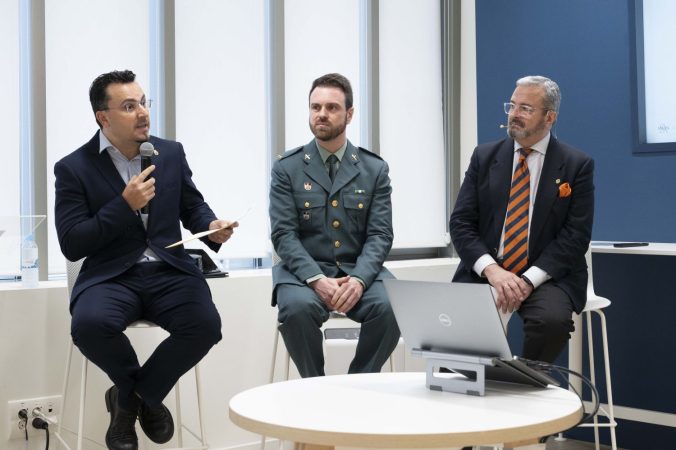  José Angel San José Asenjo (Inspector Jefe Brigada Policia Científica);  Miguel Lorite Herrera (Tte. GUARDIA CIVIL - Unidad Técnica de Policía Judicial); José Angel San José Asenjo (Inspector Jefe Brigada Policia Científica);  Miguel Lorite Herrera (Tte. GUARDIA CIVIL - Unidad Técnica de Policía Judicial);