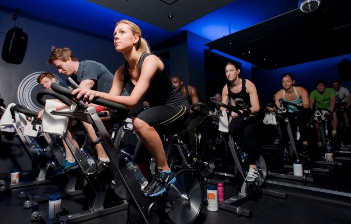 Fortalece tu corazón: Spinning, por qué es la manera divertida de cuidarte