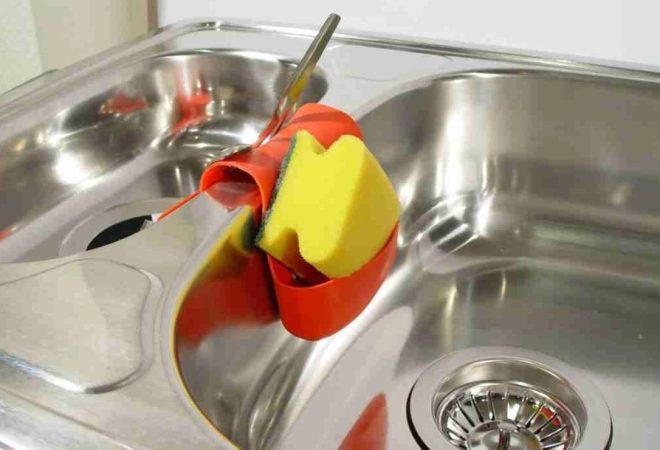 Te enseñamos a desinfectar el estropajo de la cocina, un accesorio siempre lleno de microbios 9 Merca2.es Un método para identificar el estropajo