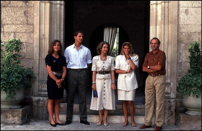La fiebre de la infanta Elena por las compras en línea