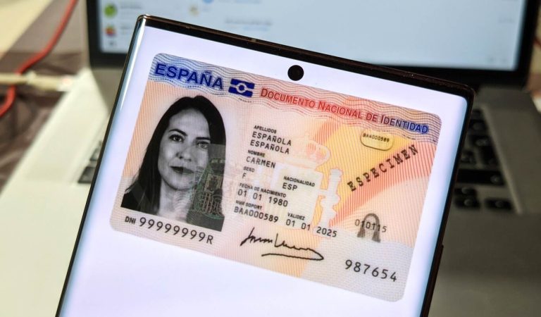 Ya puedes llevar en tu movil el carnet de conducir y el DNI gracias a esta aplicacion 6 Merca2.es