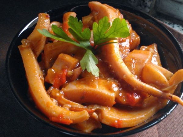 Receta de calamares a la riojana: una inigualable fusión de mar y tierra de la cocina española 1 Merca2.es calamares a la riojana Merca2.es