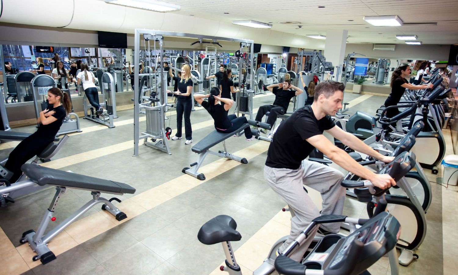 Te comentamos lo que tienes que hacer para no dejar de ir al gimnasio a los pocos días de empezar 2 Merca2.es La Comunidad del Gimnasio: Un Apoyo Fundamental