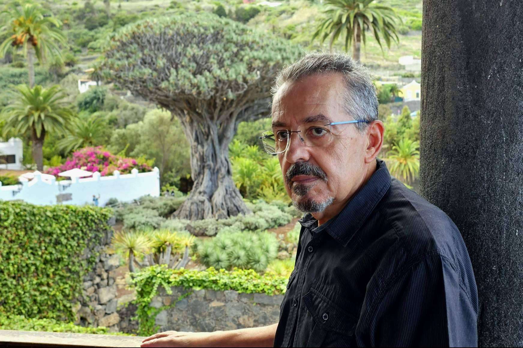 Félix Luis Fuentes publica una novela original y entretenida, ‘Del volcán a San Borondón’