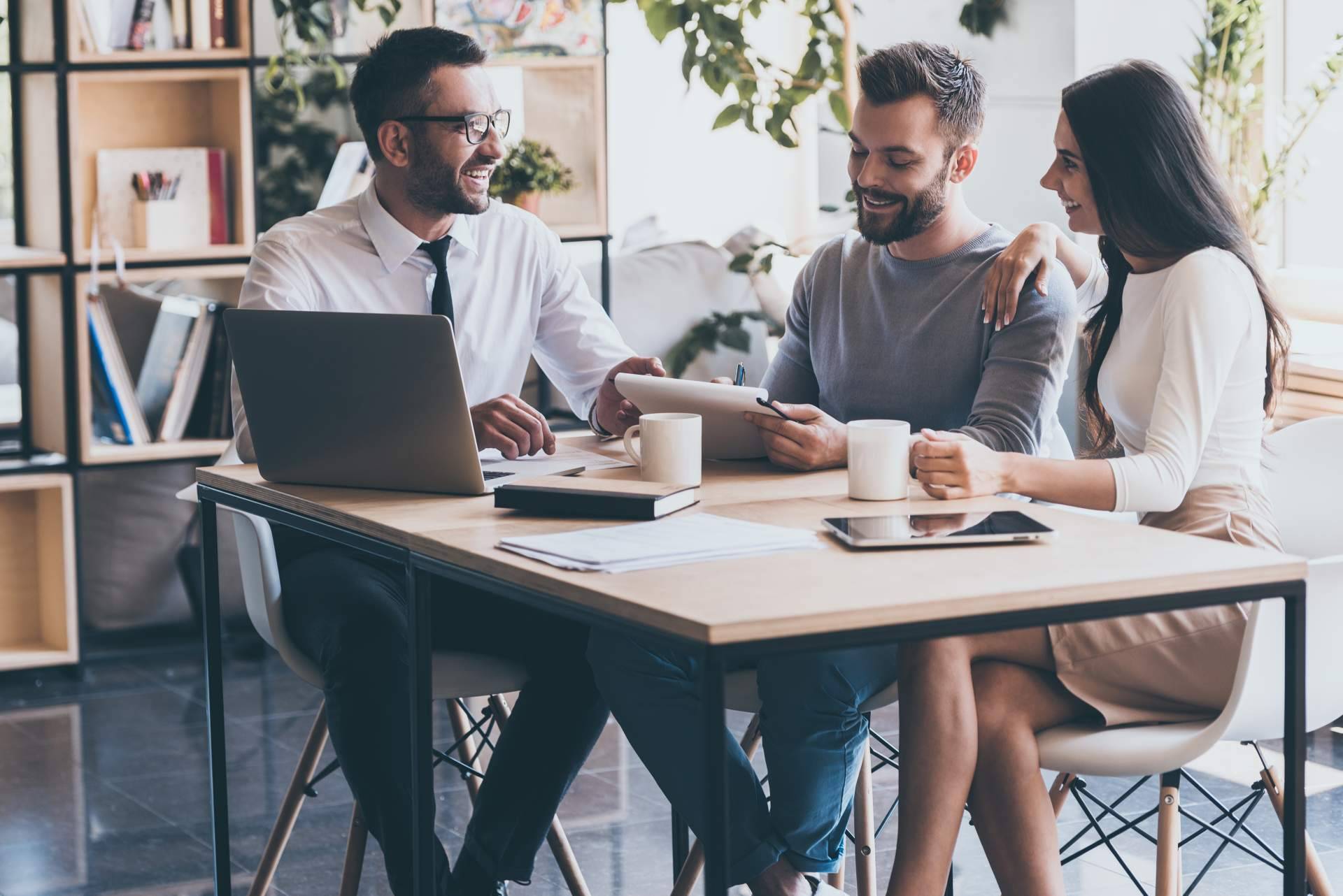 ¿Dónde encontrar asesores de confianza? SafeBrok