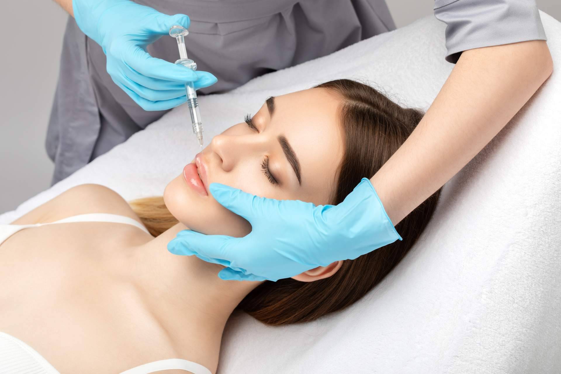 Resultados naturales con el aumento de labios sin proyecciones de 360Clinics