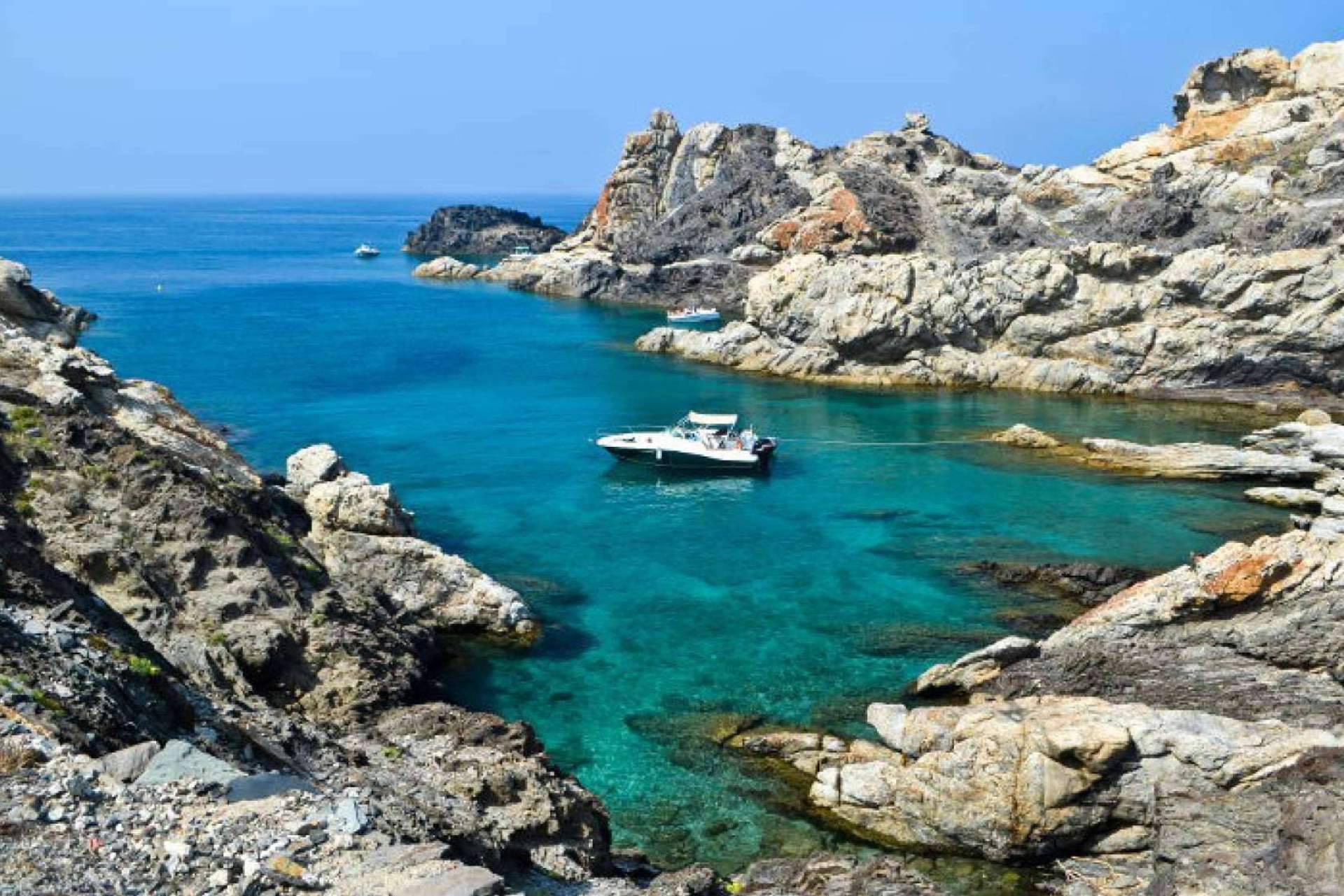 Adquirir embarcaciones de ocasión en Cadaqués y Cap de Creus de la mano de Motonàutica Manel