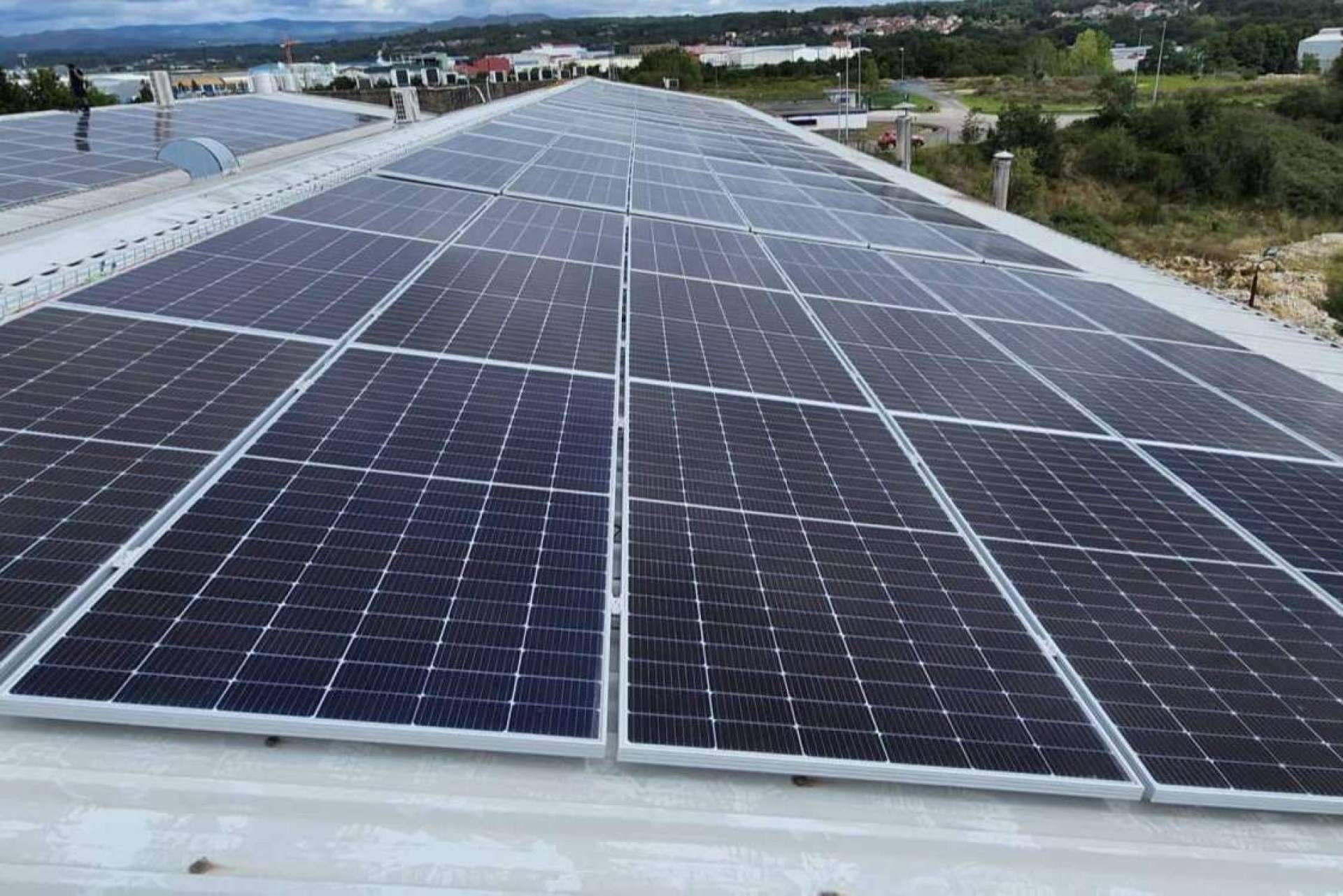 Adolfo Domínguez y su nueva instalación solar con tecnología de FuturaSun