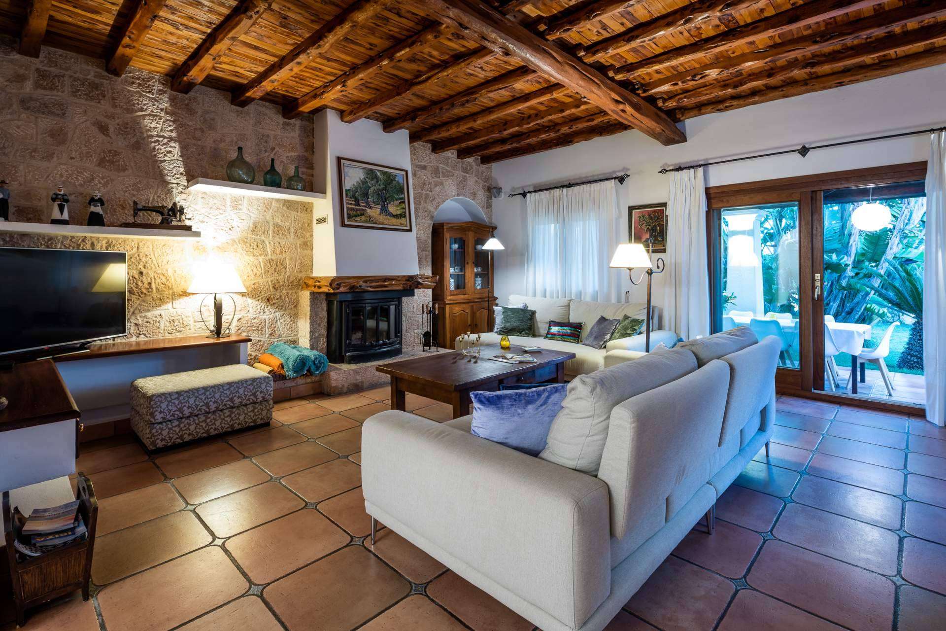 Alquilar casa en Ibiza, de la mano de Can Corda