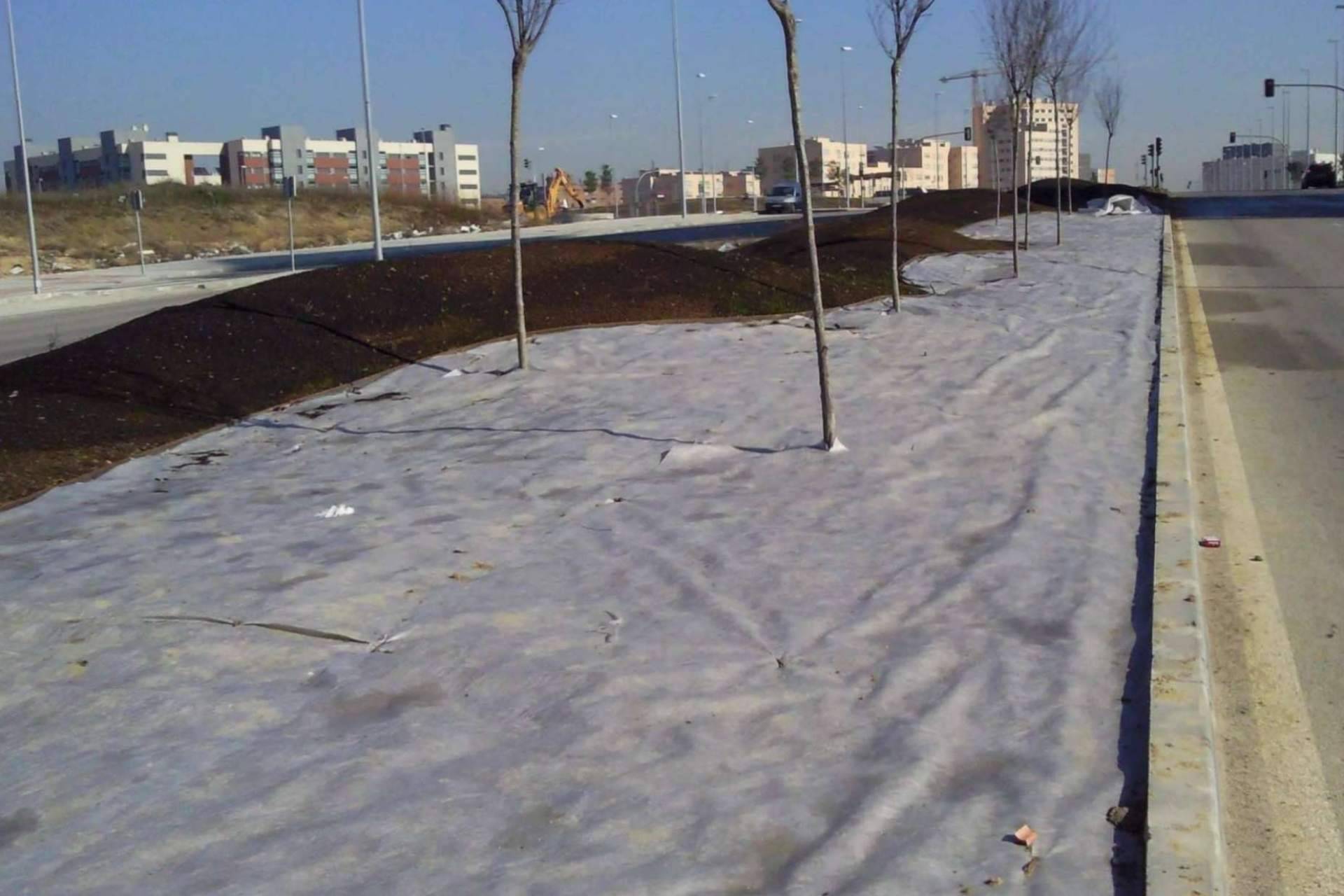 Parar el crecimiento de malas hierbas con la malla geotextil de Floratex Systems
