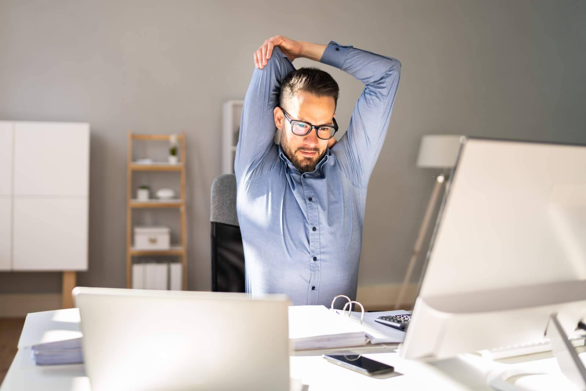 Aprender a mantener una buena higiene postural en el trabajo con los programas de WellWo