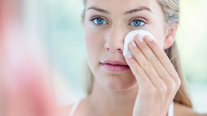 Di adiós a las ojeras con el contorno de ojos de Mercadona que las elimina al instante 25 Merca2.es Mercadona y la democratización del cuidado facial