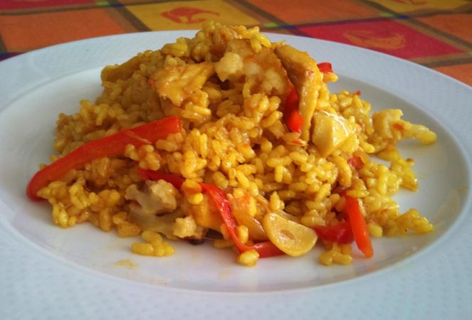 Deléitate con esta tentadora receta de arroz, coliflor y bacalao. ¡Una experiencia culinaria inolvidable! 44 Merca2.es servido 1 Merca2.es