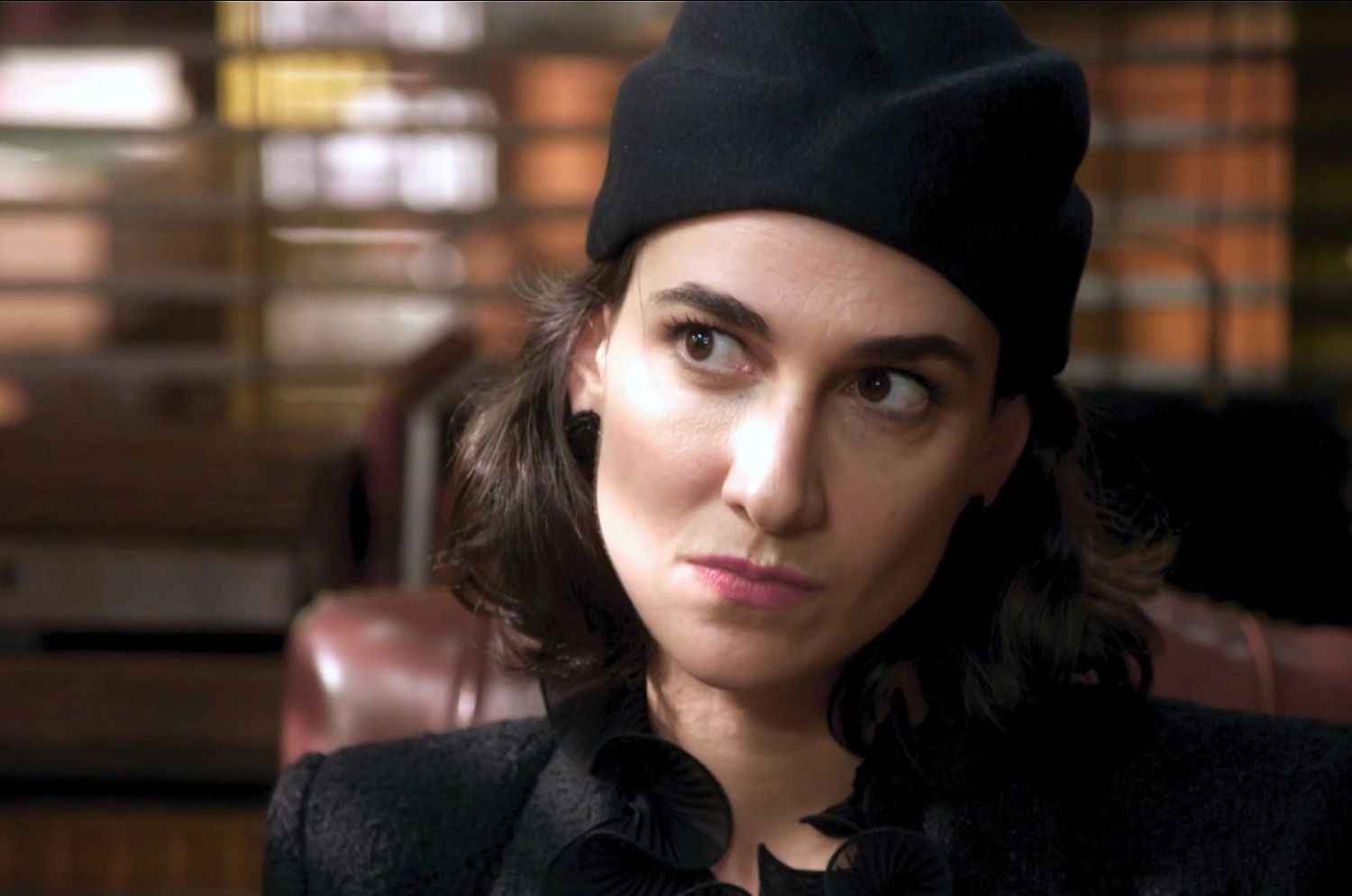 ‘La Moderna’: Matilde es la heroína de Madrid mientras Íñigo descubre el secreto de Carla