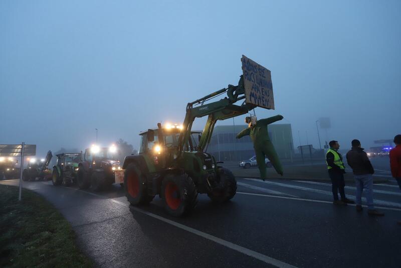 Afectadas diversas vías interurbanas de Barcelona y Lleida por las protestas de agricultores