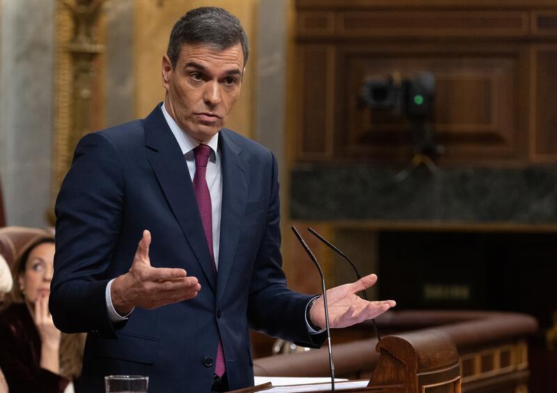 Sánchez y Planas hablarán hoy en el Congreso de las protestas de agricultores y los ataques a transportistas