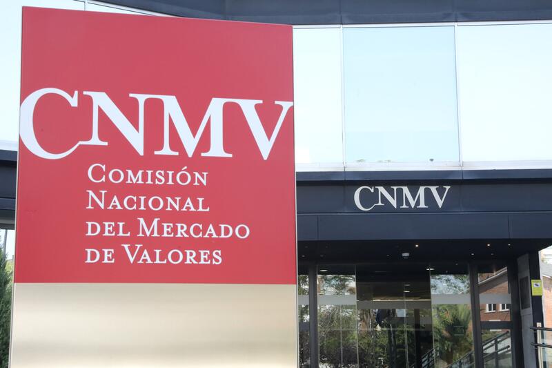 La CNMV advierte sobre tres entidades no autorizadas para prestar servicios de inversión