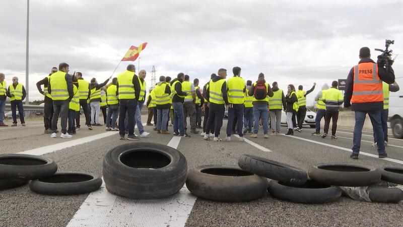Las organizaciones agrarias cortarán hoy simultáneamente en Alicante las autovías de Murcia y Madrid